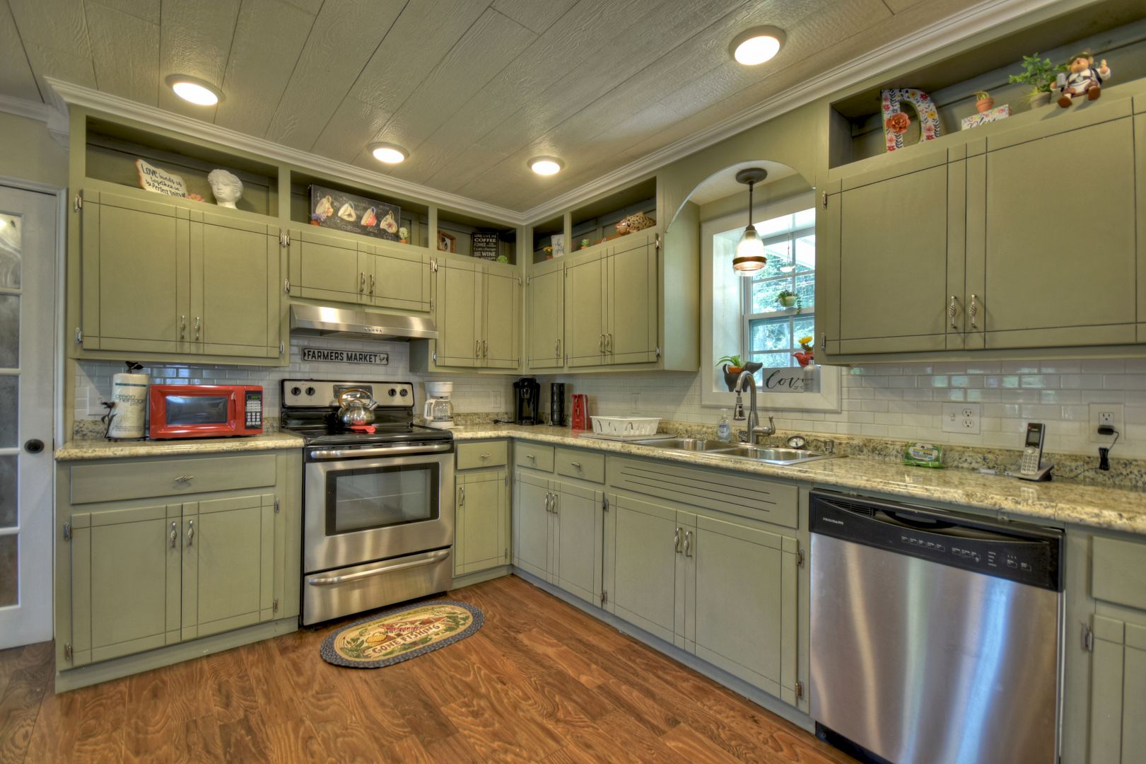 Kitchen sage cabinets